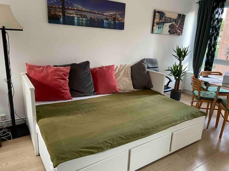 Apt 2/4People Archway/Holloway ลอนดอน ภายนอก รูปภาพ