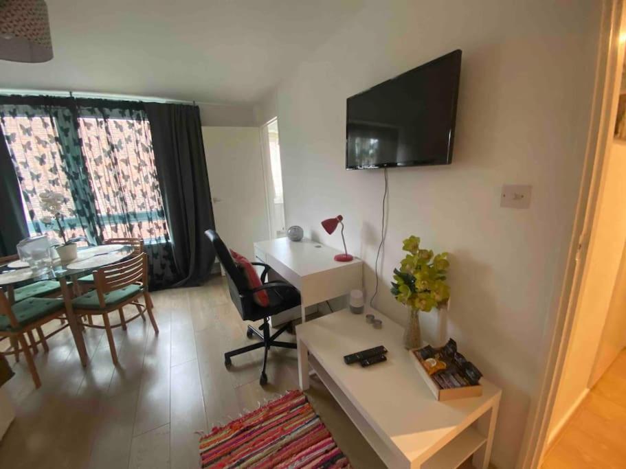 Apt 2/4People Archway/Holloway ลอนดอน ภายนอก รูปภาพ