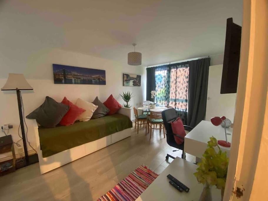 Apt 2/4People Archway/Holloway ลอนดอน ภายนอก รูปภาพ